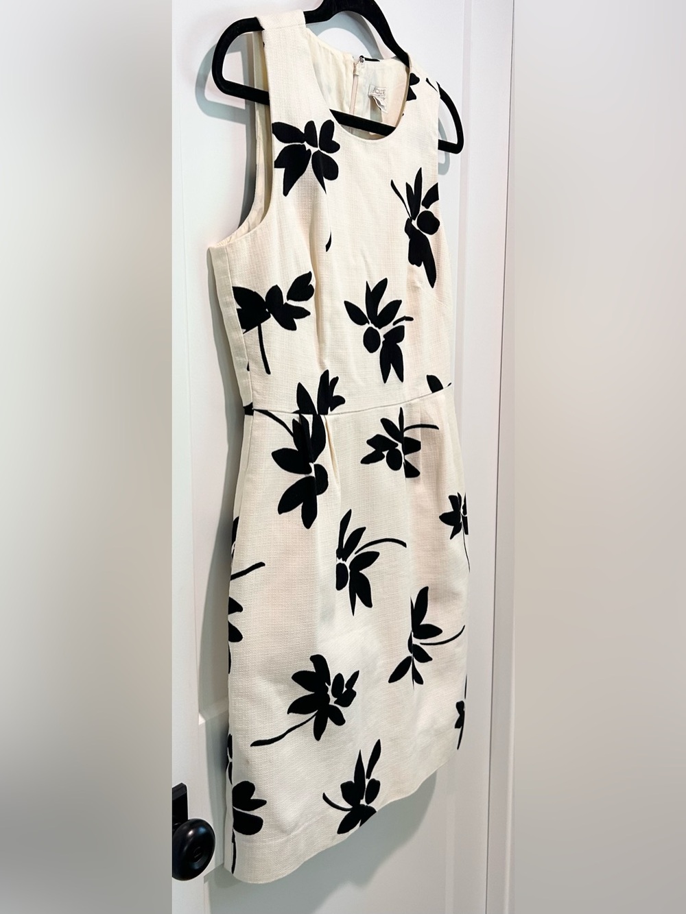 J.Crew Ivory Black Floral Sheath Dress Sleeveless Work Career Sz 8 - Picture 5 of 7